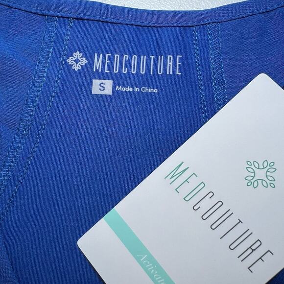 Med Couture Activate Performance Stretch Scrub Top Women’s Size Small‎ Royal NWT - Picture 7 of 7